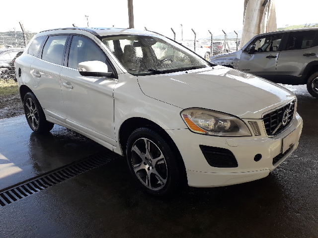 VOLVO XC60 20 T5 DYNA 20112012 VOLVO XC60 20 T5 DYNA 20112012